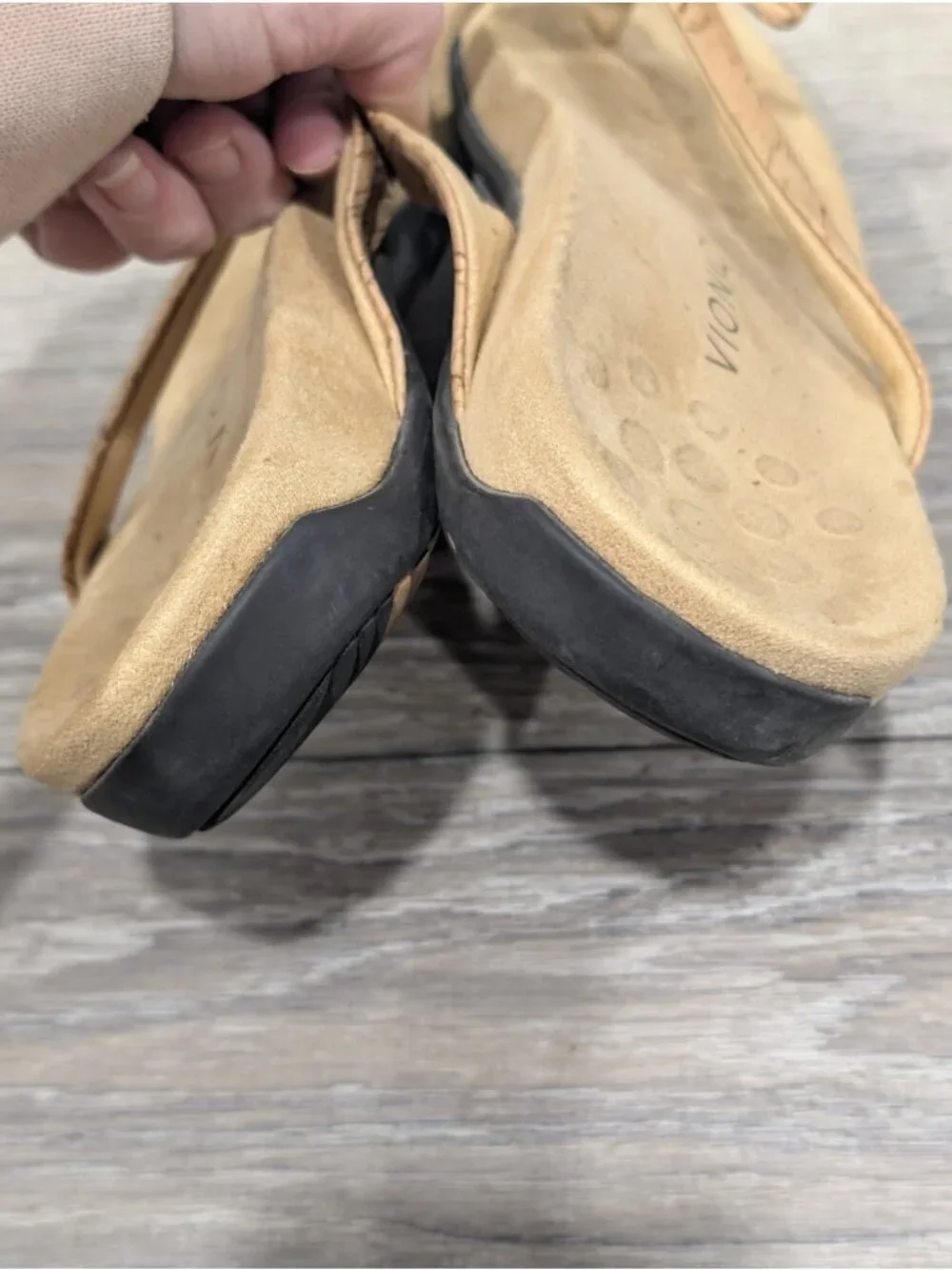 Vionic Bella II Gold Cork Toe-Post Flip Flop Sandals Womens 8.5 Orthotic Comfort